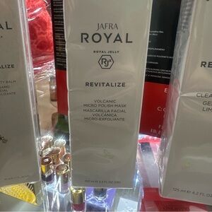 JAFRA Royal Volcanic Micro Polish Mask - Cream